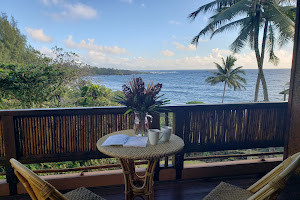 Bamboo Inn On Hana Bay