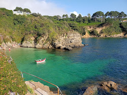 Photo de Praia das Margaridas entouré de montagnes