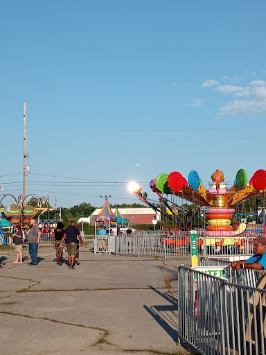 Shopping Mall «Mounds Mall», reviews and photos, 2109 S Scatterfield Rd, Anderson, IN 46016, USA