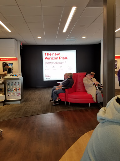 Cell Phone Store «Verizon», reviews and photos, 1405 SE Everett Mall Way a, Everett, WA 98208, USA