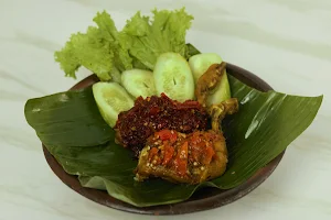 Ayam Penyet Warung Ungu image