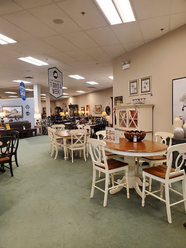 Furniture Store «Raymour & Flanigan Furniture and Mattress Store», reviews and photos, 14 Candlewood Lake Rd, Brookfield, CT 06804, USA