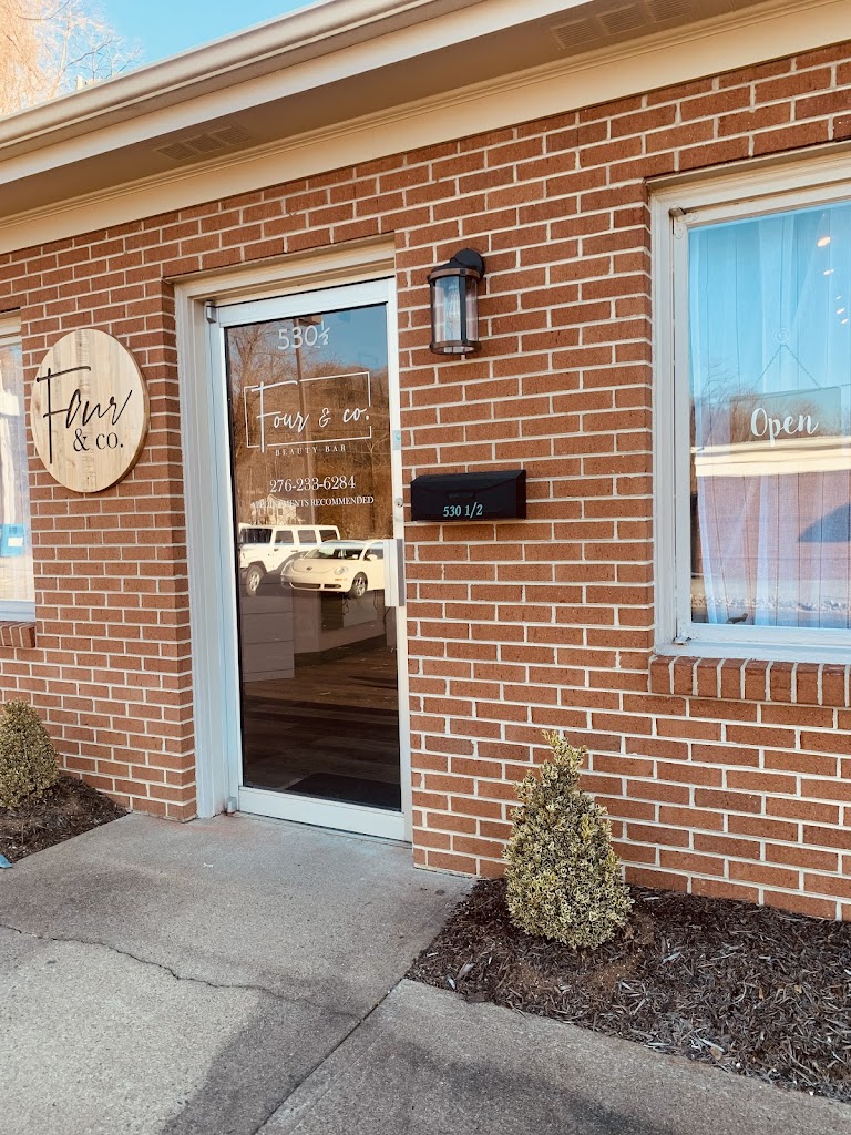 Four&Co. Beauty Bar 24333