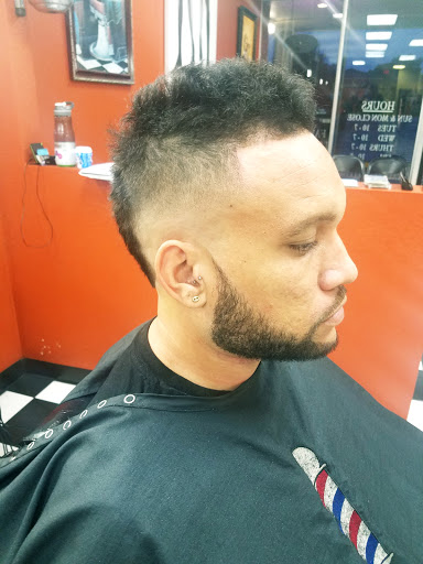 Barber Shop «Gifted Hands Barber Shop», reviews and photos, 5823 S Dale Mabry Hwy, Tampa, FL 33611, USA