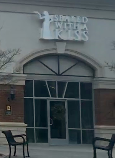 Sealed With a Kiss Richmond, 201 Towne Center W Blvd #713, Richmond, VA 23233, USA, 