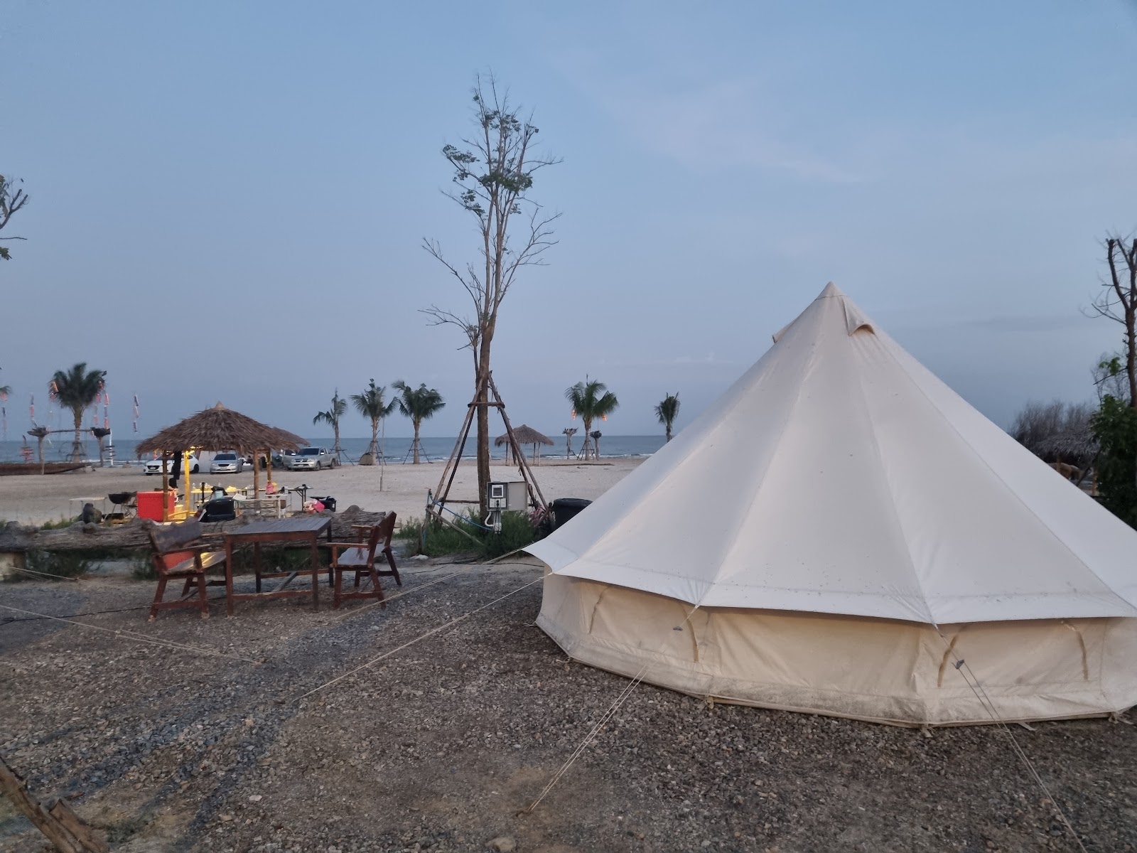 Chaam Beach'in fotoğrafı ve yerleşim