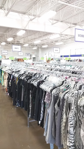 Thrift Store «Goodwill Retail Store of St. Peters – Mid Rivers», reviews and photos, 620 Mid Rivers Mall Dr, St Peters, MO 63376, USA