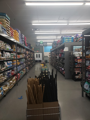 Pet Supply Store «Pet Supplies Plus», reviews and photos, 702 W Northland Ave, Appleton, WI 54914, USA
