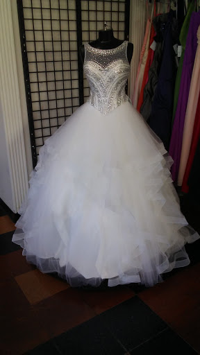 Bridal Shop «Azteca Bridal», reviews and photos, 1010 E Washington St, Phoenix, AZ 85034, USA