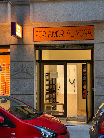 Centro de yoga, Por amor al Yoga