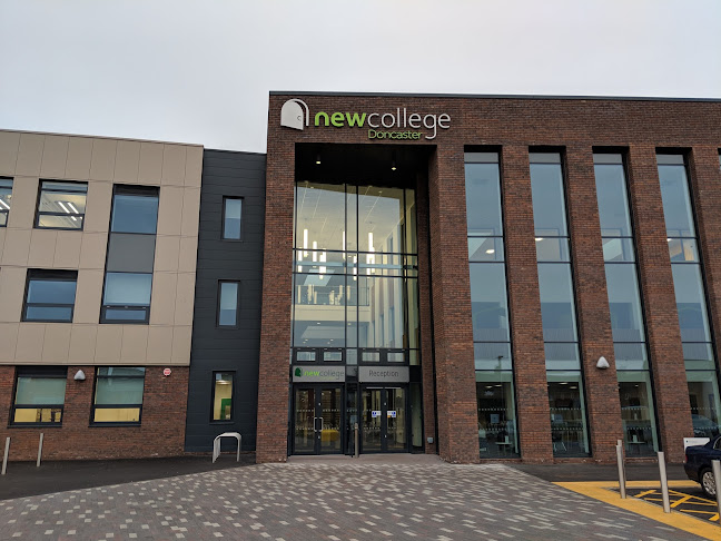 Comments and reviews of New College Doncaster