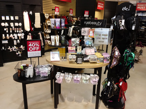 Clothing Store «rue21», reviews and photos, 1500 E Court St #680, Seguin, TX 78155, USA