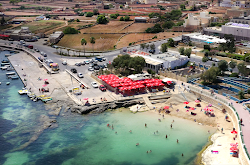 Fotografie cu St. Thomas Bay Sandy Beach cu nivelul de curățenie destul de curat