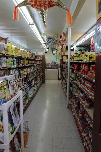 Grocery Store «La Mexicana Grocery Store», reviews and photos, 432 N Main St, West Bend, WI 53090, USA
