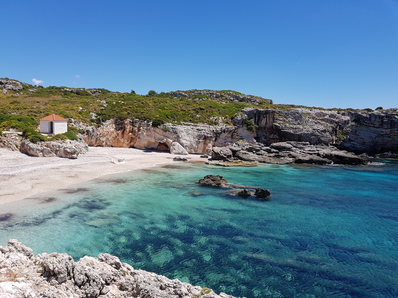 Foto von Paralia Lagkadakia mit beiger kiesel Oberfläche