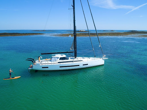 Channel.R Yacht Lifestyle