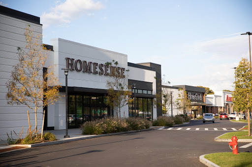 Shopping Mall «Woburn Mall», reviews and photos, 296 Mishawum Rd, Woburn, MA 01801, USA