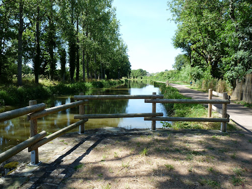 Voie verte du Canal de Berry (départ Vallon) à Vallon-en-Sully