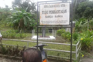 Tugu Pembantaian Kampung Jawa Sangasanga image