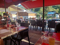 Atmosphère du Restaurant La Puzze à Morillon - n°4