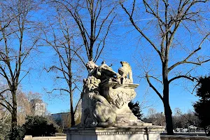 Kriegerdenkmal im Hofgarten image