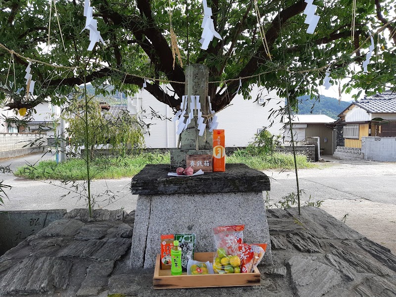 日吉神社（旧飛鳥神社)