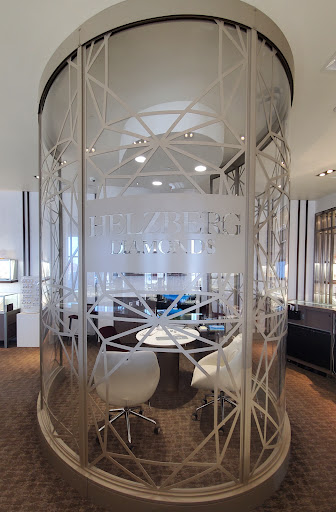 Jewelry Store «Helzberg Diamonds», reviews and photos, 6557 Grand Ave #200, Gurnee, IL 60031, USA
