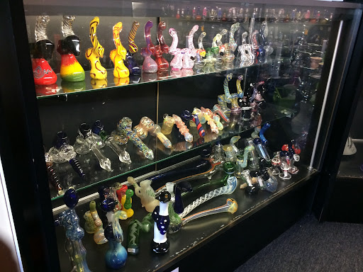 Tobacco Shop «3M Smoke Shop», reviews and photos, 644 W Chapman Ave, Placentia, CA 92870, USA