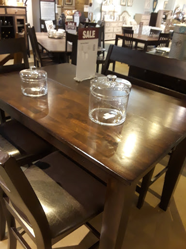 Furniture Store «Levin Furniture», reviews and photos, 16960 Sprague Rd, Middleburg Heights, OH 44130, USA