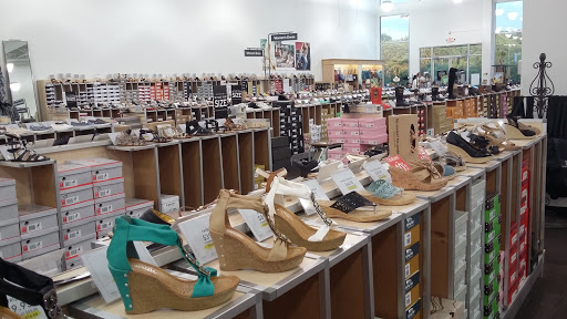 Shoe Store «DSW Designer Shoe Warehouse», reviews and photos, 400 S State Rd, Springfield, PA 19064, USA