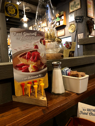 American Restaurant «Cracker Barrel Old Country Store», reviews and photos, 5580 Windward Pkwy, Alpharetta, GA 30004, USA