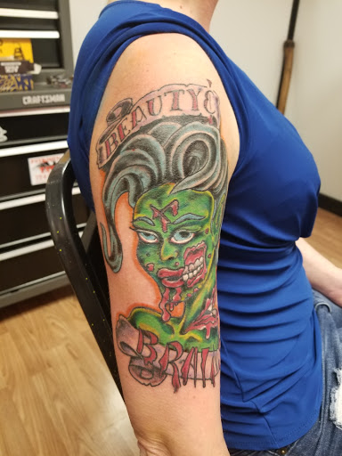 Tattoo Shop «Patriotic Pain Tattoo & Body Piercing», reviews and photos, 5658 William Penn Hwy, Murrysville, PA 15668, USA