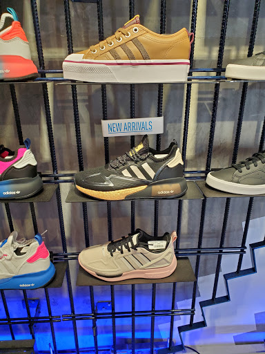 Shoe Store «Adidas Originals», reviews and photos, 8009 Melrose Ave, Los Angeles, CA 90046, USA