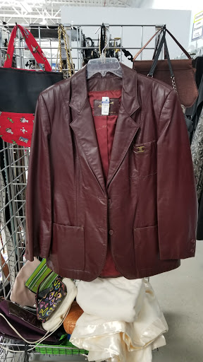 Thrift Store «Goodwill Warwick Retail Store», reviews and photos, 11061 Warwick Blvd, Newport News, VA 23601, USA