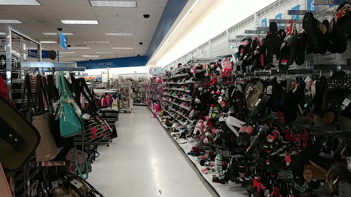 Clothing Store «Ross Dress for Less», reviews and photos, 13510 Whittier Blvd, Whittier, CA 90605, USA