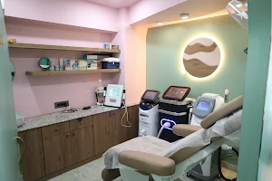 Cosmiq Aesthetic Clinic By Dr Ritika Chaudhary image