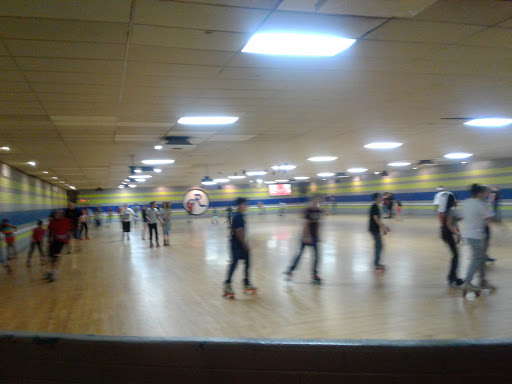 Roller Skating Rink «Rollero Family Roller Skating Center LLC», reviews and photos, 7318 W Indian School Rd, Phoenix, AZ 85033, USA