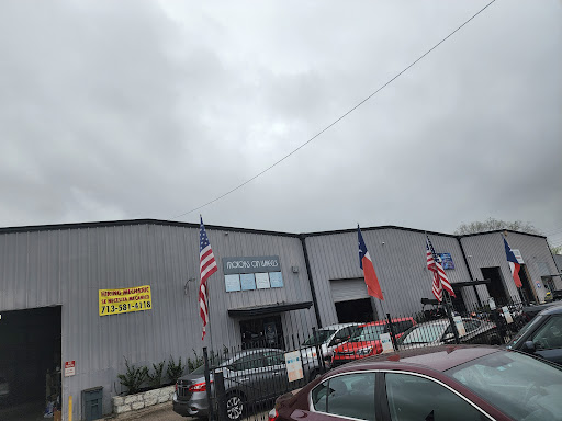 Used Car Dealer «Motors On Wheels», reviews and photos, 3909 Waldo St, Houston, TX 77063, USA