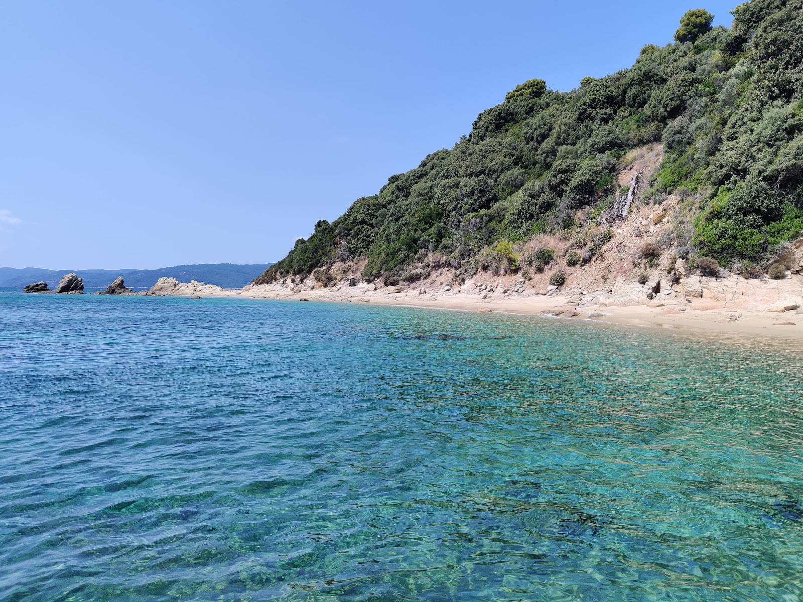 Foto van Bananistas beach II met kleine baai