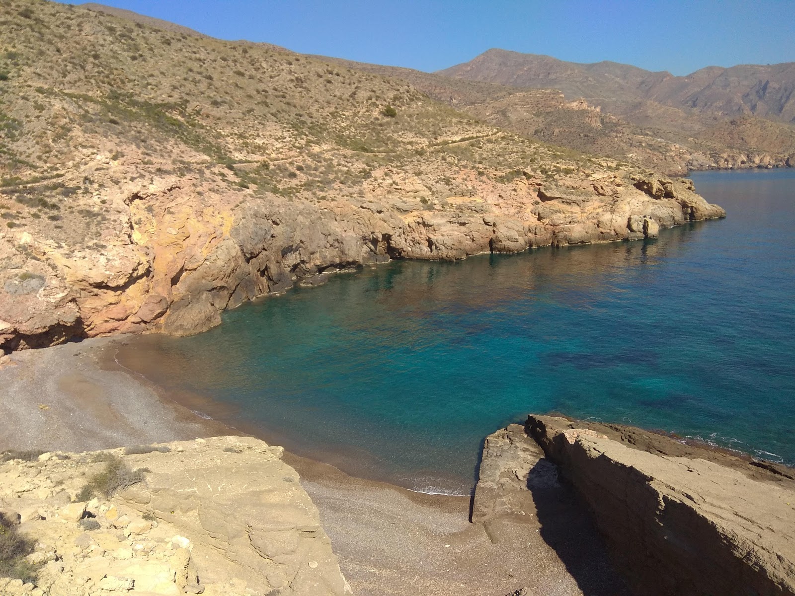 Foto von Cala Salitrona Beach mit kleine bucht