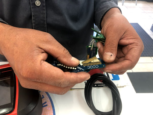 Phone Repair Service «Blue Point Repair», reviews and photos, 14526 Sherman Way c, Van Nuys, CA 91405, USA