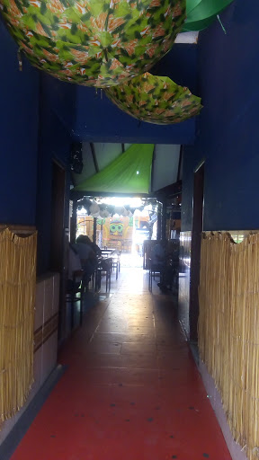 Hawaii Resto bar