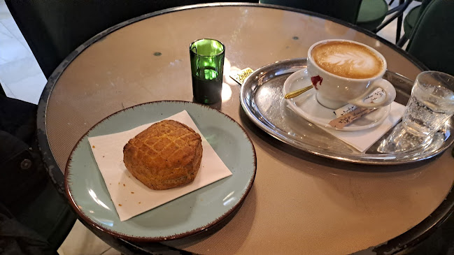 Antik Art Café Antikvárium és kávézó - Kávézó