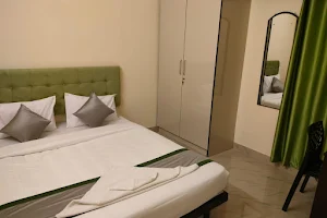 OYO Hotel Mekala Suites Inn image
