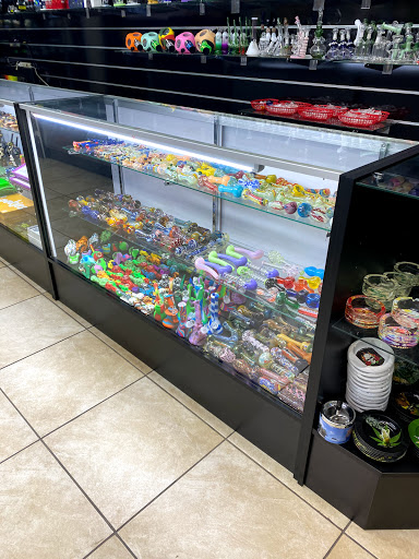 Vaporizer Store «Miami Vape Smoke Shop», reviews and photos, 471 NE 167th St, North Miami Beach, FL 33162, USA