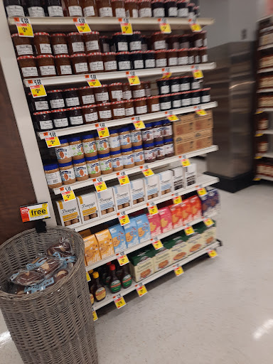 Supermarket «Giant», reviews and photos, 7142 Arlington Rd, Bethesda, MD 20814, USA