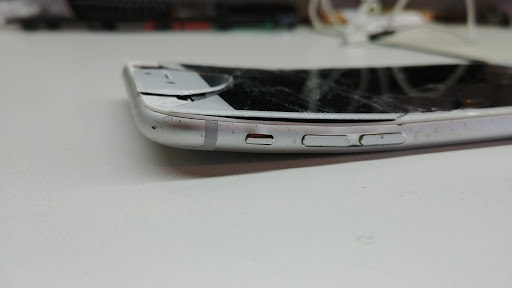 Mobile Phone Repair Shop «CPR Cell Phone Repair South Asheville», reviews and photos, 1840 Hendersonville Rd Suite 102, Asheville, NC 28803, USA