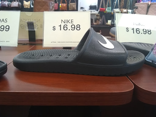 Shoe Store «Shoe Dept. Encore», reviews and photos, 540 Cabela Dr, Triadelphia, WV 26059, USA