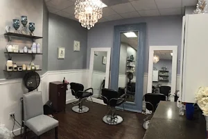 Phenix Salon Suites image