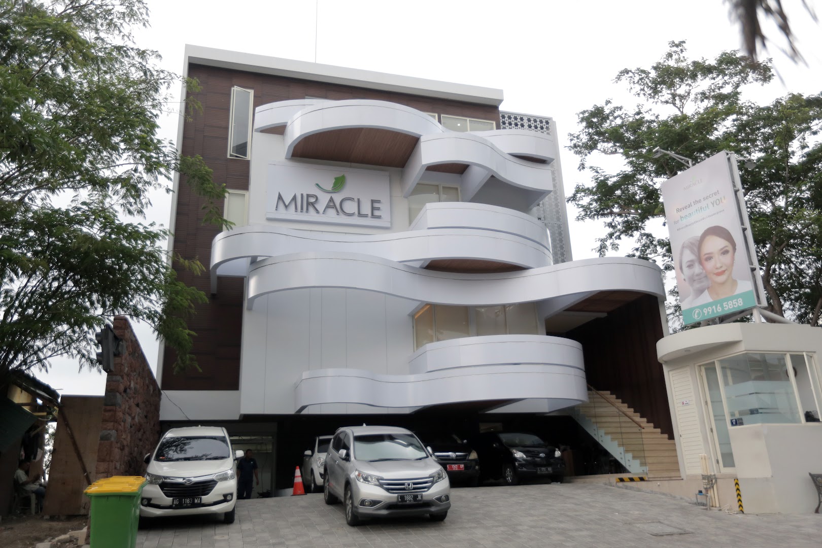 Miracle Aesthetic Clinic Citraland Photo